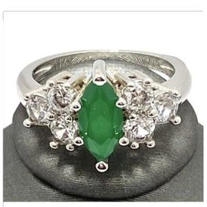 Exquisite Emerald and White Topaz Ring